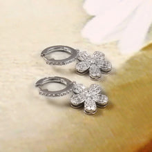 Load image into Gallery viewer, DIAMOND & BAGUETTE 14K WHITE GOLD FLOWER EARRING