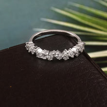 Load image into Gallery viewer, 0.50 CT DIAMOND & 14K WHITE GOLD FANCY SHAPE RING