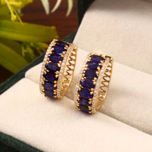 Load image into Gallery viewer, 0.45 CT DIAMOND & 4.90 CT BLUE SAPPHIRE OVAL 14 K YELLOW GOLD HOOP