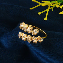 Load image into Gallery viewer, DIAMOND AND BAGUETTE 14K YELLOW GOLD RING