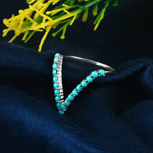 Load image into Gallery viewer, 0.75 CT TURQUOISE AND 14K YELLOW GOLD RING