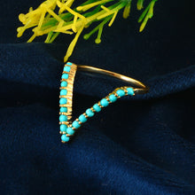 Load image into Gallery viewer, 0.75 CT TURQUOISE AND 14K YELLOW GOLD RING