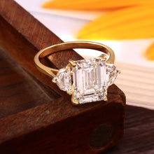 Load image into Gallery viewer, 5.00 CT LAB DIAMOND & 14K YELLOW GOLD TRAPEZOIDS SHAPE AND LAB EMERALD CUT SOLITAIRE RING