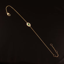 Load image into Gallery viewer, DIAMOND AND 14K YELLOW GOLD WITH EMERALD CHAIN BRACELET
