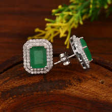Load image into Gallery viewer, DIAMOND AND 14K WHITE GOLD EMERALD STUDS EARRING