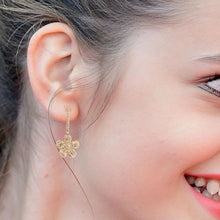Load image into Gallery viewer, 096 CT DIAMOND & BAGUETTE 14K YELLOW GOLD FLOWER EARRING