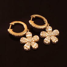 Load image into Gallery viewer, 096 CT DIAMOND & BAGUETTE 14K YELLOW GOLD FLOWER EARRING