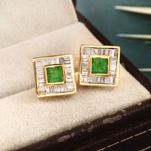 Load image into Gallery viewer, 0.85 CT DIAMOND BAGUETTE 14K YELLOW GOLD AND EMERALD STUDS EARRING