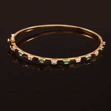 Load image into Gallery viewer, 0.60 CT DIAMOND & 14K YELLOW GOLD EMERALD BANGLE