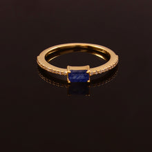 Load image into Gallery viewer, 0.14 CT DIAMOND & 14K YELLOW GOLD RING with sapphire