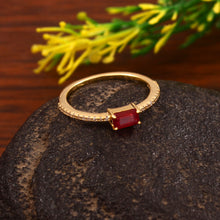 Load image into Gallery viewer, 0.14 CT DIAMOND & 14K YELLOW GOLD RING WITH RUBY