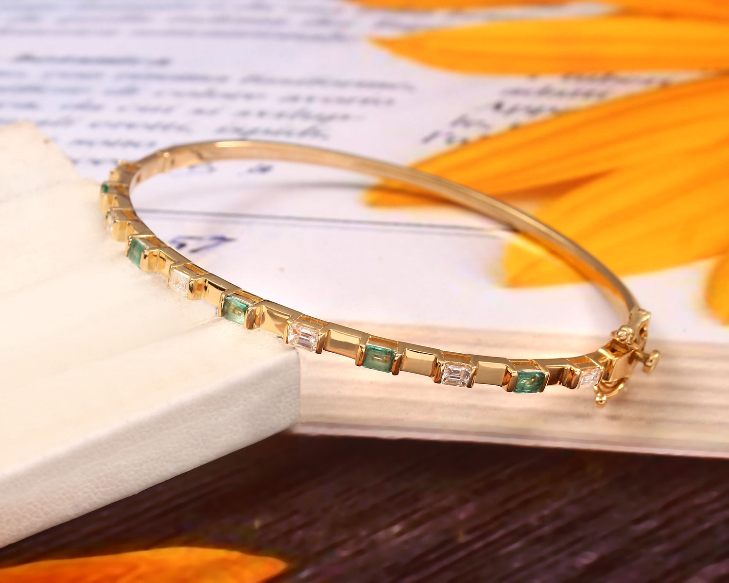 COLOR BANGLE