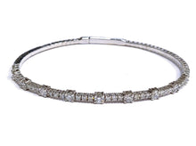 Load image into Gallery viewer, 1.65Ct Diamond Flexible Bangle 14K Gold

