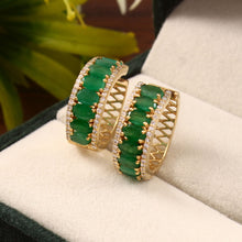 Load image into Gallery viewer, 0.45 CT DIAMOND &amp; 3.60 CT EMERALD OVAL 14 K YELLOW GOLD HOOP
