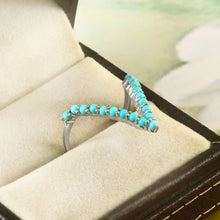 Load image into Gallery viewer, 0.75 CT TURQUOISE AND 14K YELLOW GOLD RING
