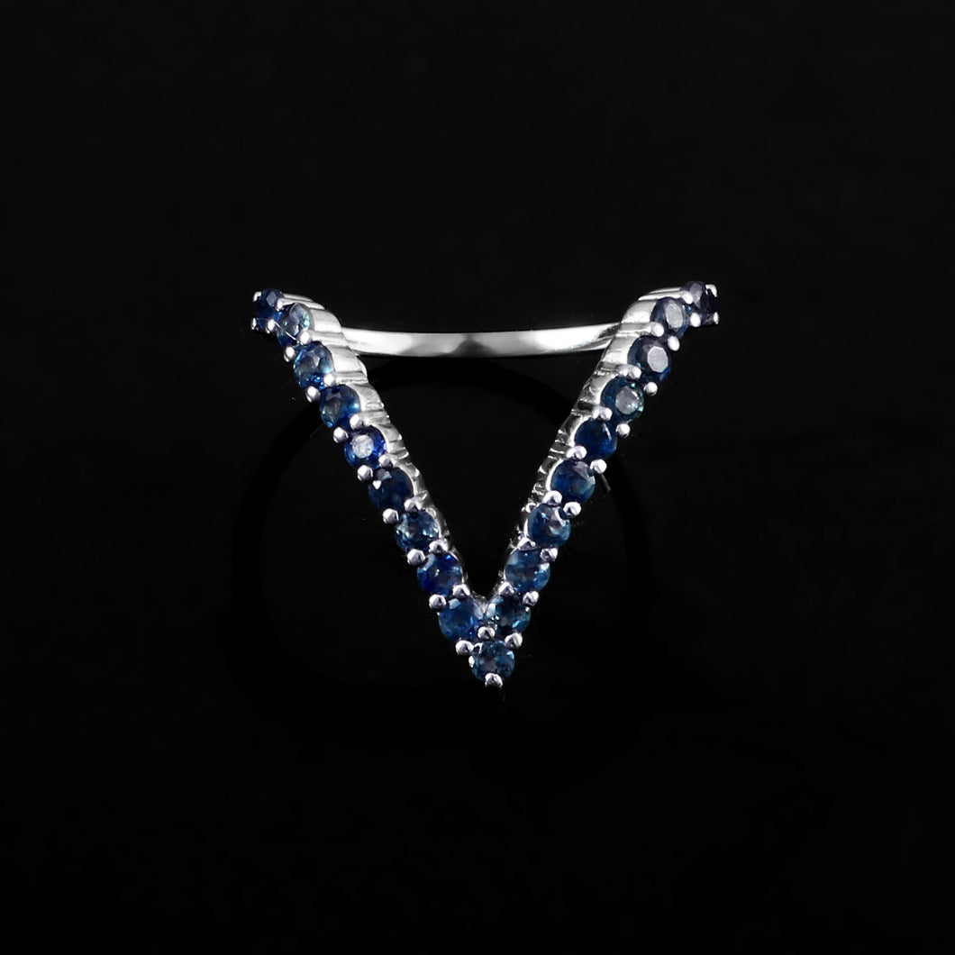 BLUE SAPPHIRE AND 14K WHITE GOLD RING
