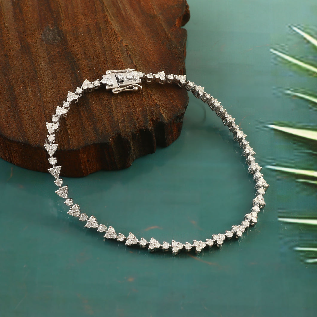 DIAMOND AND 14K WHITE GOLD BRACELET