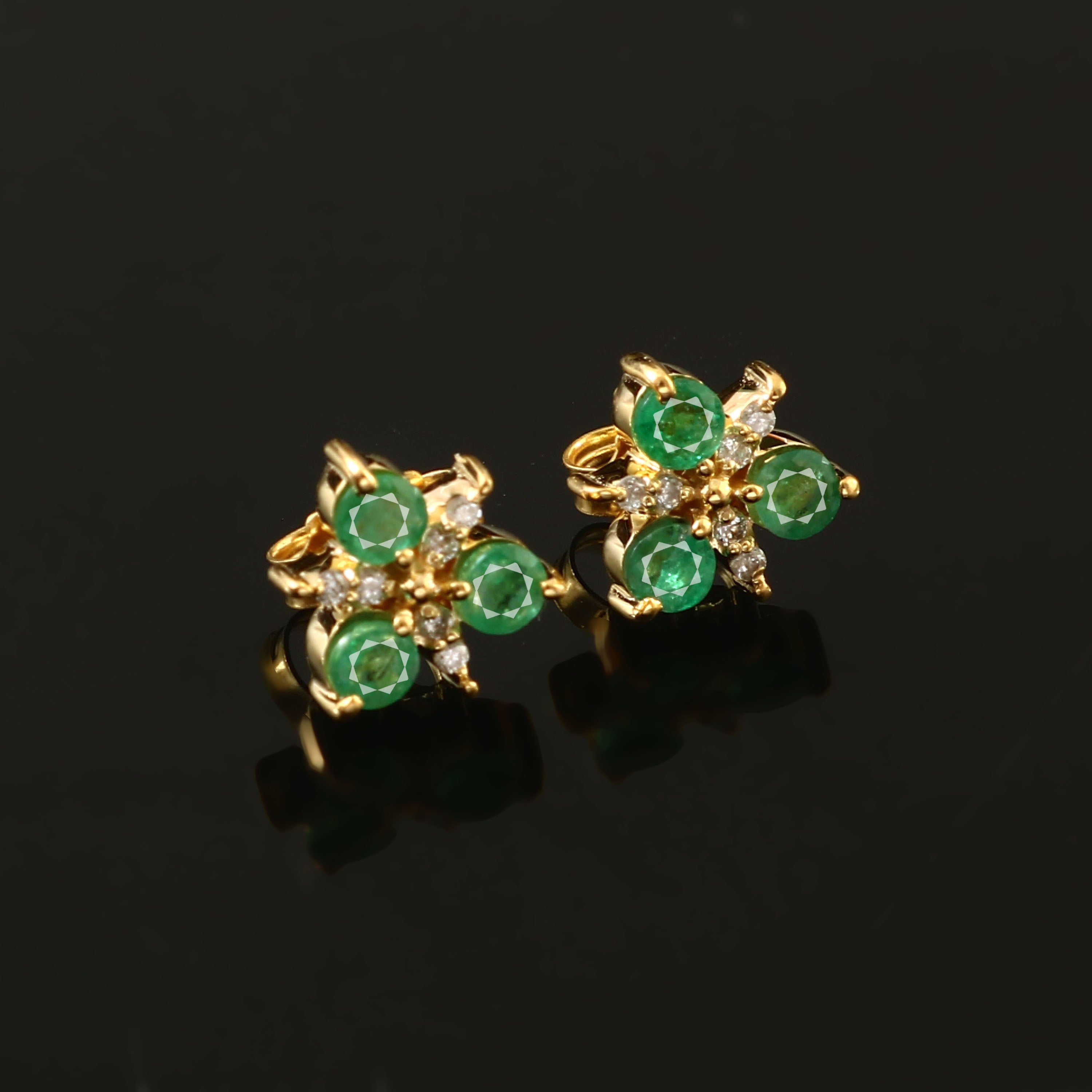 0.07 CT DIAMOND & 0.50CT EMERALD 14K YELLOW GOLD STUDS