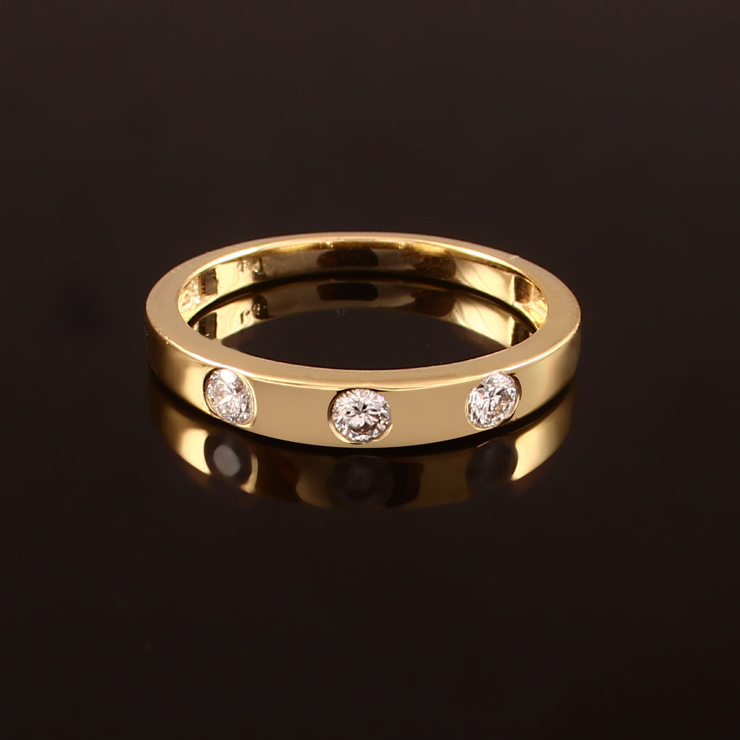 DIAMOND AND 14K YELLOW GOLD RING