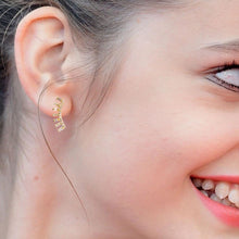 Load image into Gallery viewer, 0.25 CT DIAMOND AND BAGUETTE 14K YELLOW GOLD EARRING
