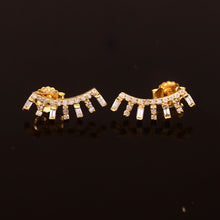 Load image into Gallery viewer, 0.25 CT DIAMOND AND BAGUETTE 14K YELLOW GOLD EARRING
