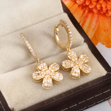 Load image into Gallery viewer, 096 CT DIAMOND &amp; BAGUETTE 14K YELLOW GOLD FLOWER EARRING

