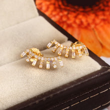 Load image into Gallery viewer, 0.25 CT DIAMOND AND BAGUETTE 14K YELLOW GOLD EARRING
