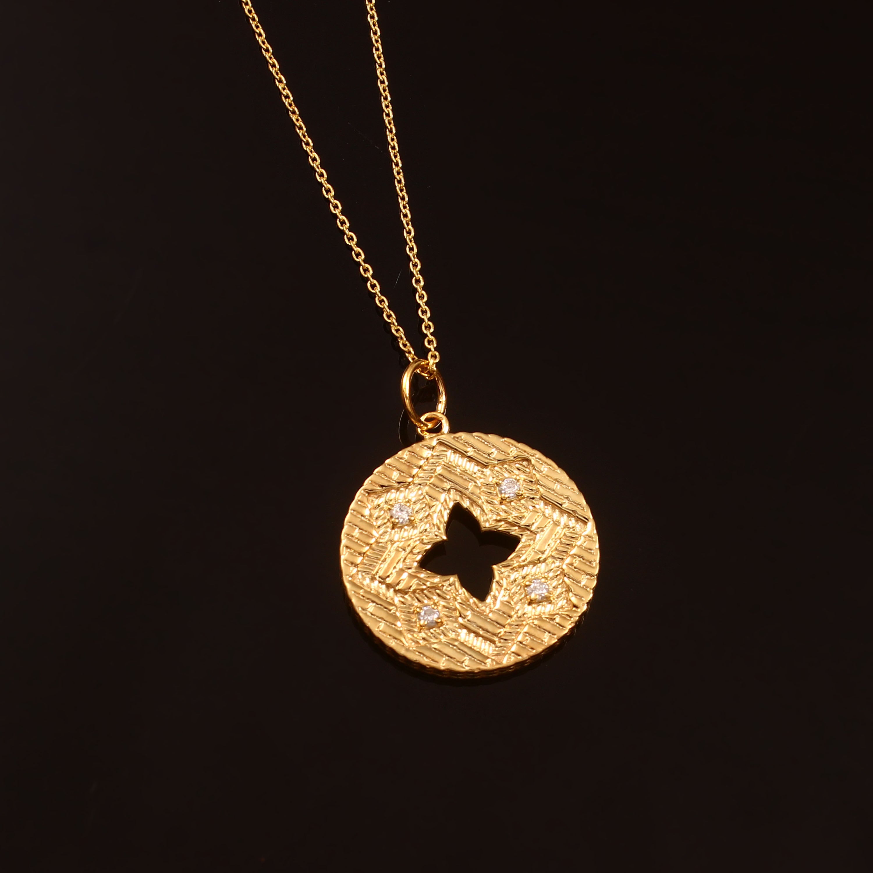 0.10 CT DIAMOND & 14K YELLOW GOLD CHAIN PENDANT