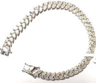 8.85 Ct Pear Shape Diamond 18Kt White Gold Tennis Bracelet