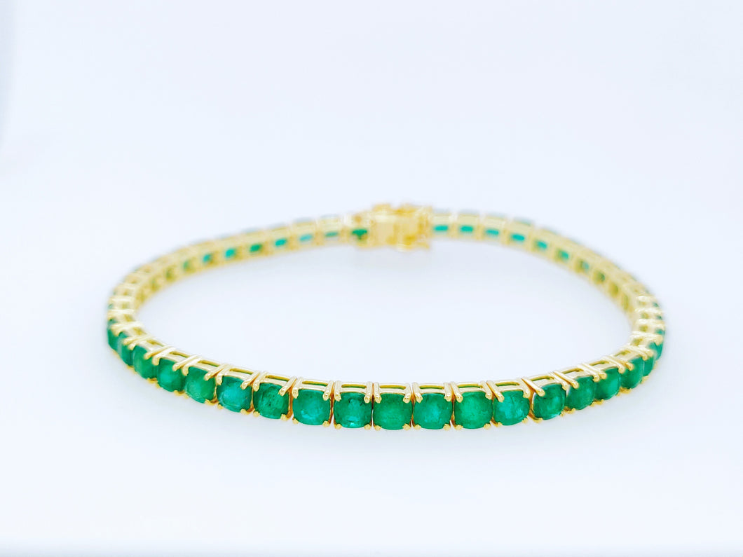 10.75 Ct Cushion cut Emerald 14K Yellow Gold Tennis Bracelet
