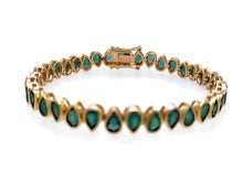 Load image into Gallery viewer, 12.90 Ct Pear shaped Emerald Bracelet 14K Yellow Gold
