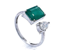 Load image into Gallery viewer, 0.33 Ct Pear shaped Diamond 2.20 Ct Emerald Ring 18K Gold
