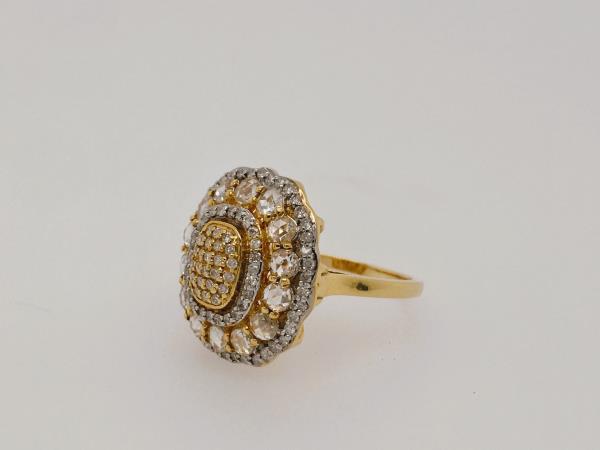 1.6 cts Diamond Ring in 18k yellow gold